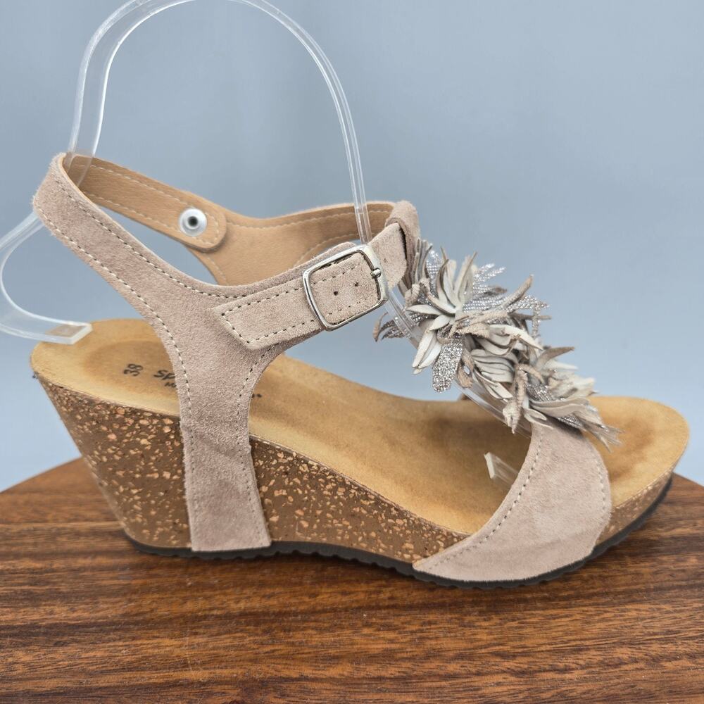 Spring Step Sandals Womens 7.5 Beige Suede Leather Floral Buckle Wedge Comfort